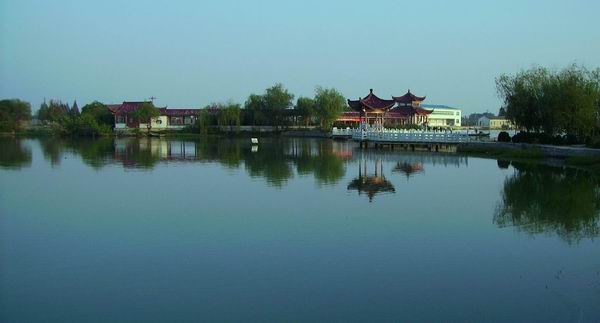 奎潭湖奎潭湖位于南陵县北面,紧依205国道,距.