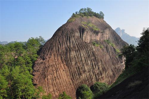 虎啸岩