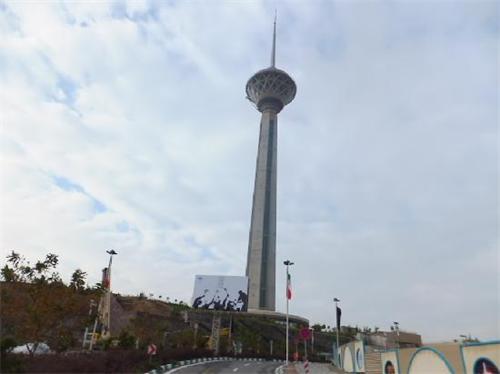 默德塔默德塔是德黑兰一座地标性建筑,塔高435.