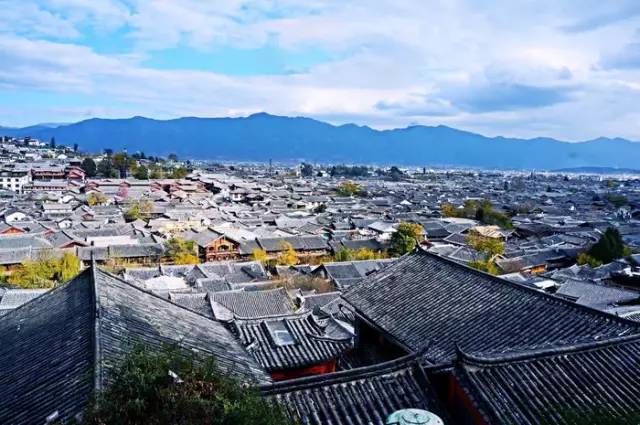 如果你在抱怨丽江古城太过商业化了,那一定是住的地方没选对.
